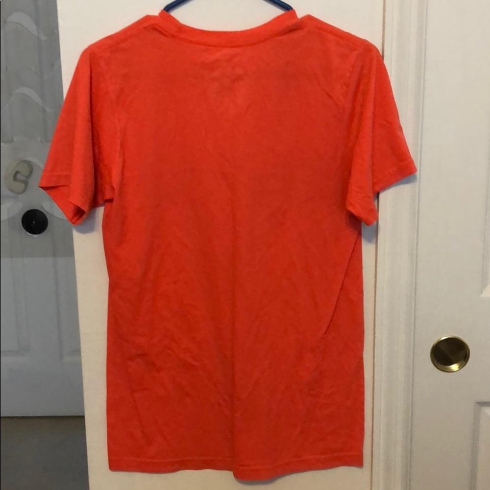 Tee - Picture 4 of 5